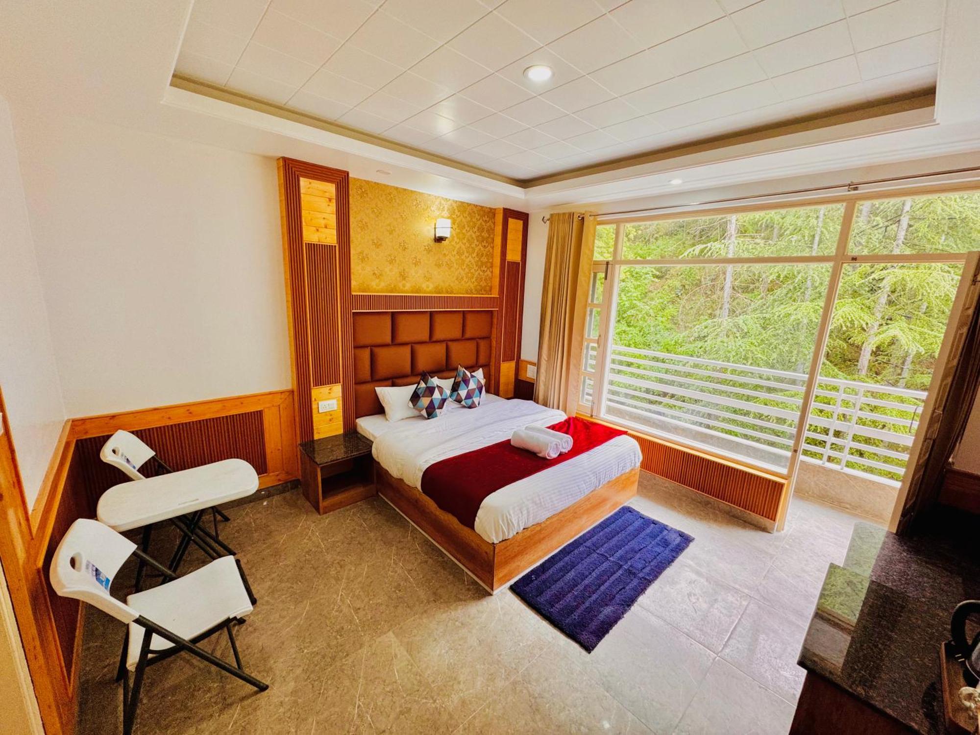 Hotel White Regency -300 Mtr From Golden Temple 4*
